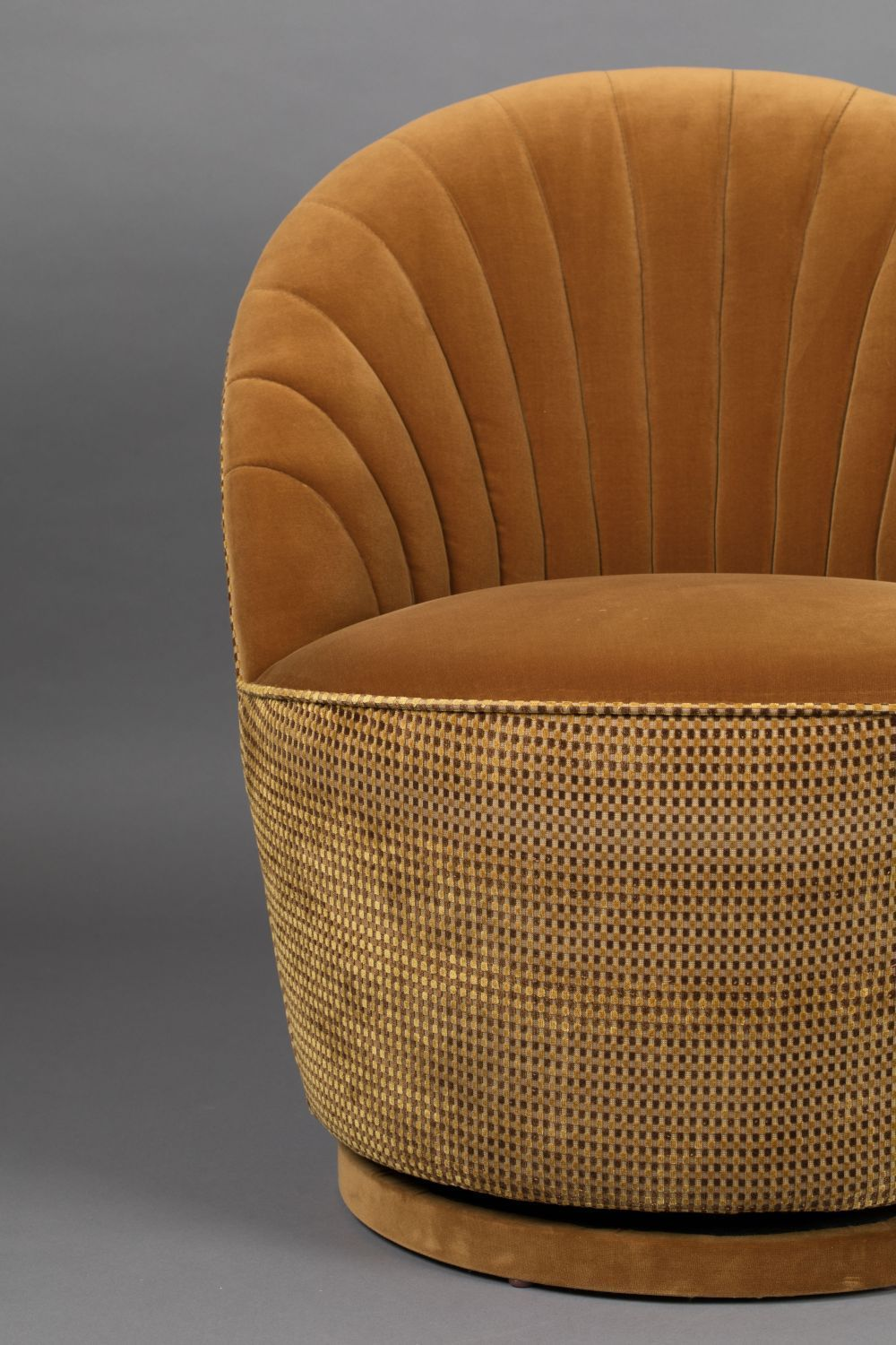 Brown Scallop Accent Chair | Dutchbone Madison | OROA.com