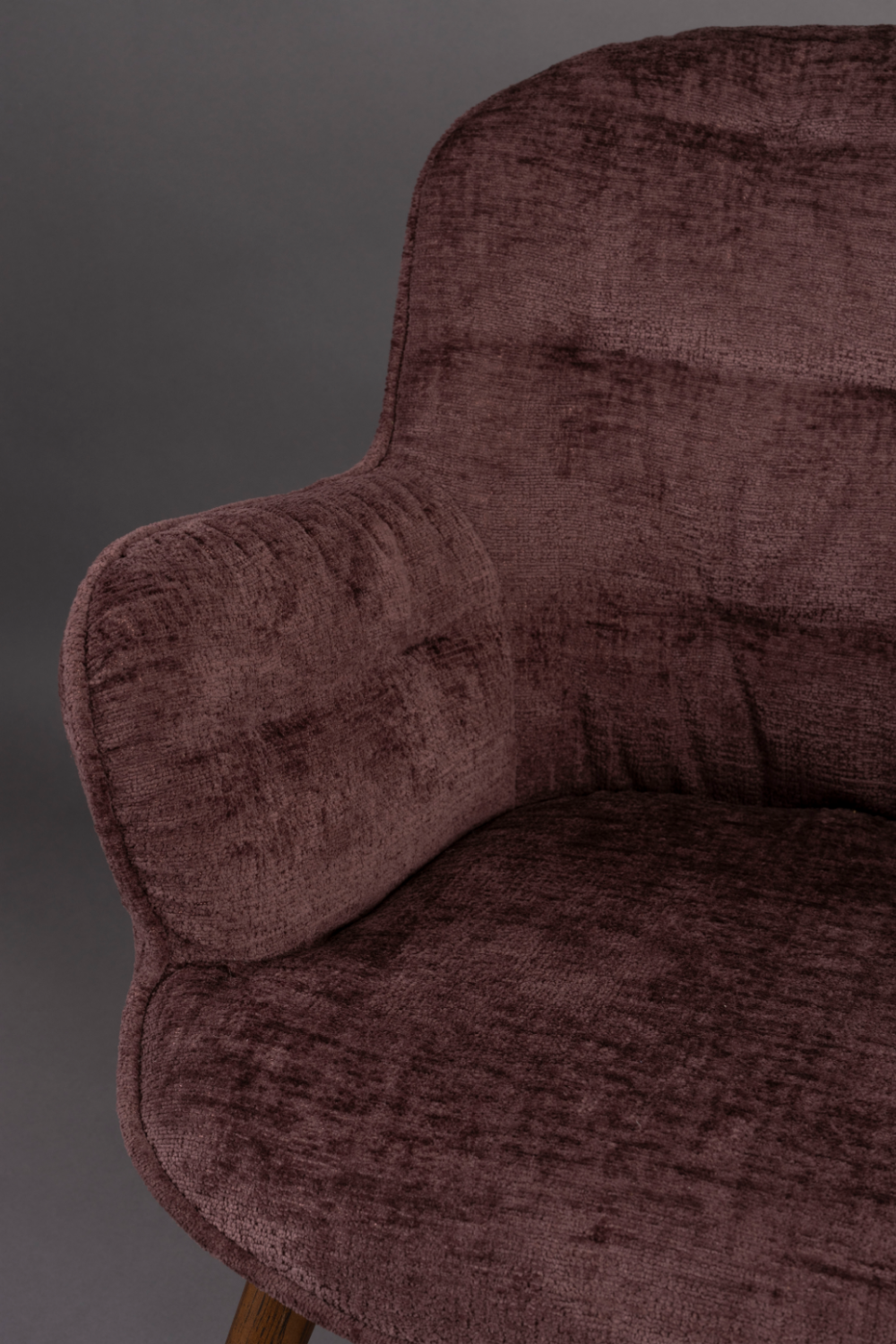 Velvet Vintage Style Lounge Chair | Dutchbone Lenn | OROA.com