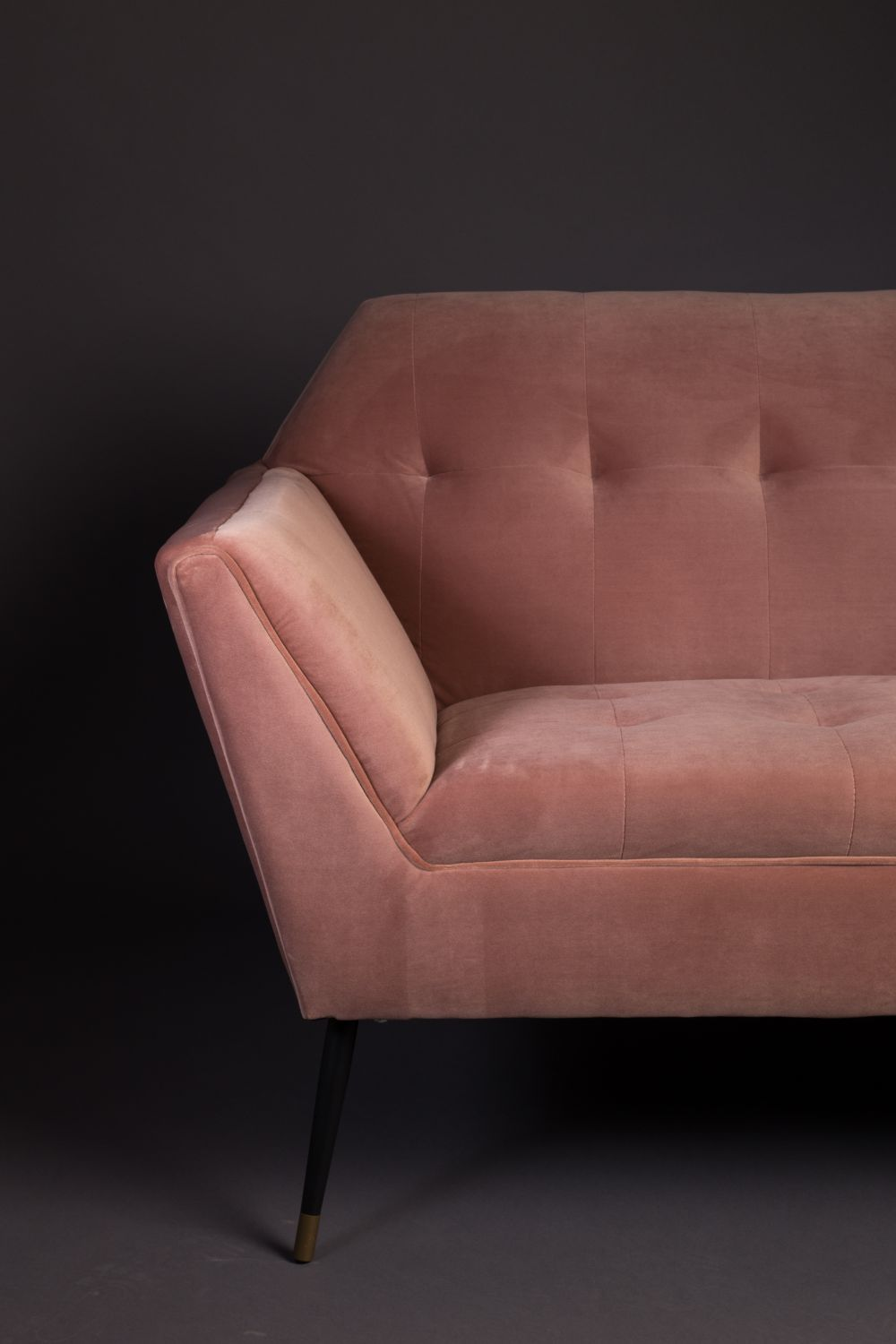 Pink Velvet 2-Seater Sofa | Dutchbone Kate | DutchFurniture.com