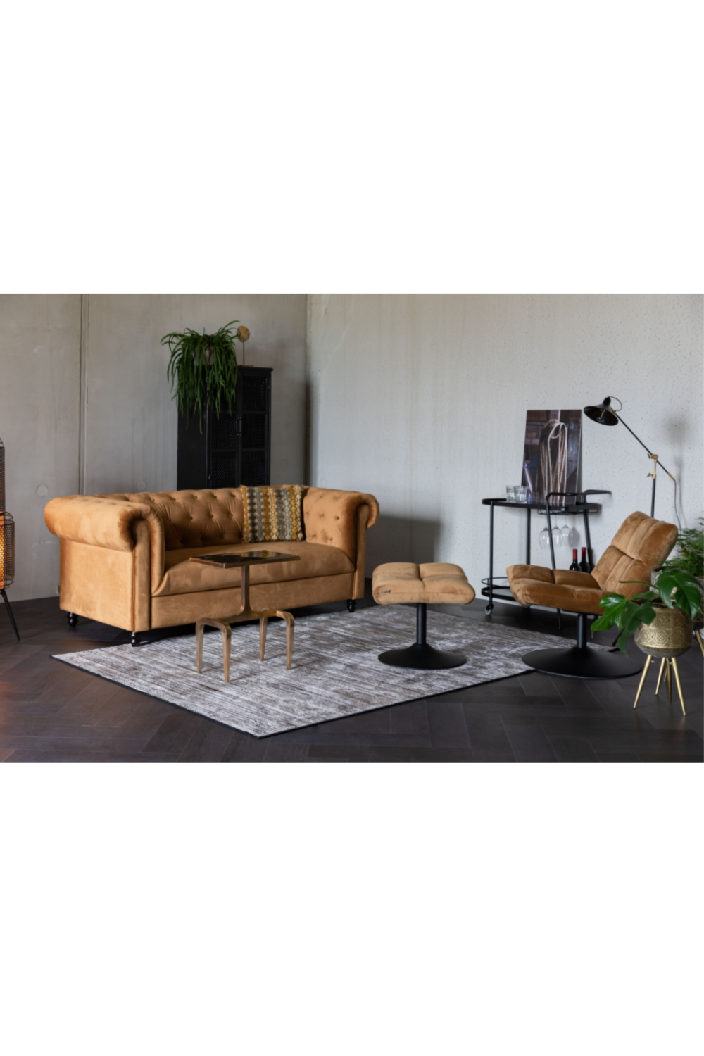 Pedestal Base Padded Hocker | Dutchbone Bar | Oroa.com