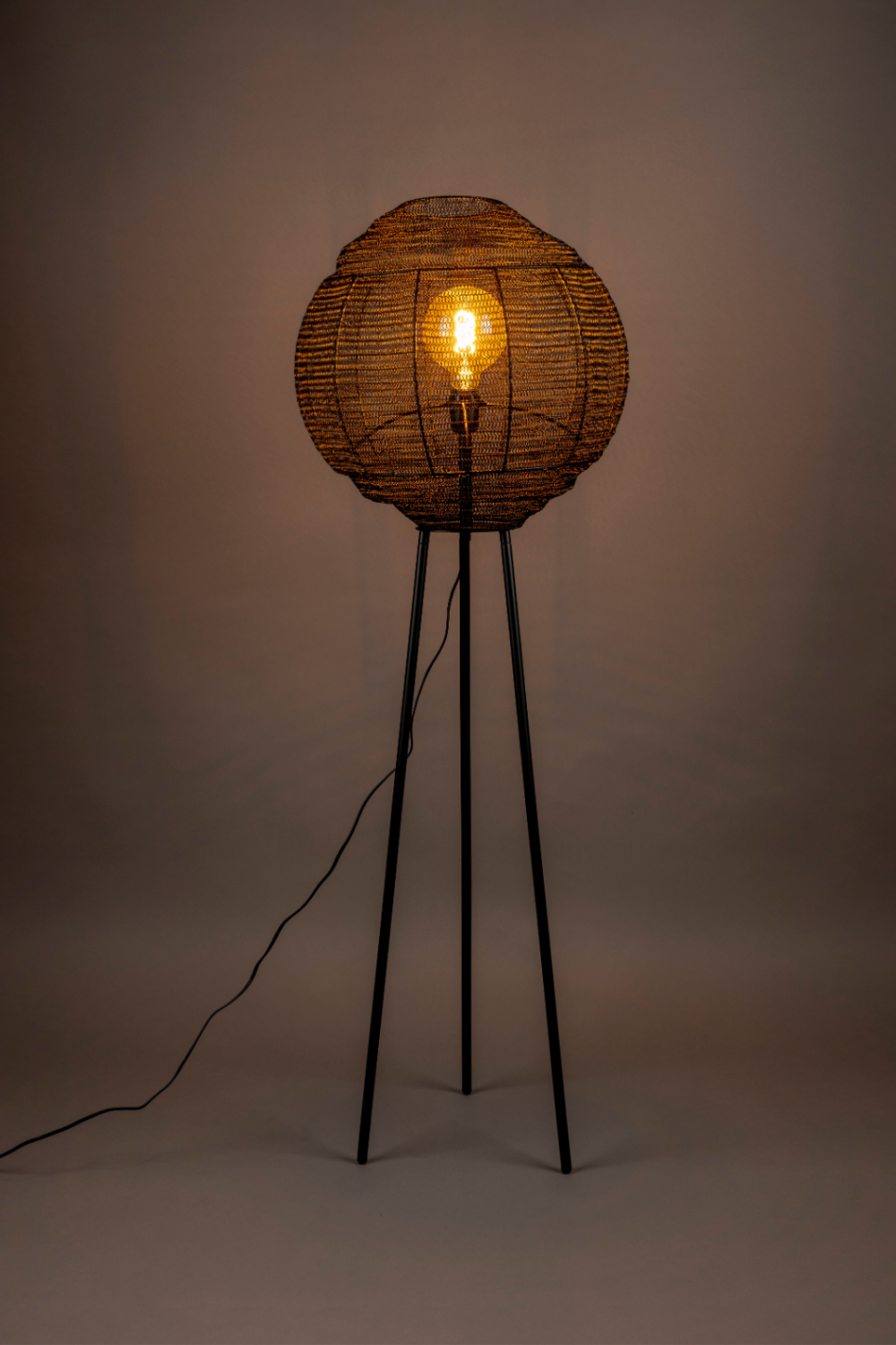 Industrial Tripod Floor Lamp | Dutchbone Meezan | OROA.com
