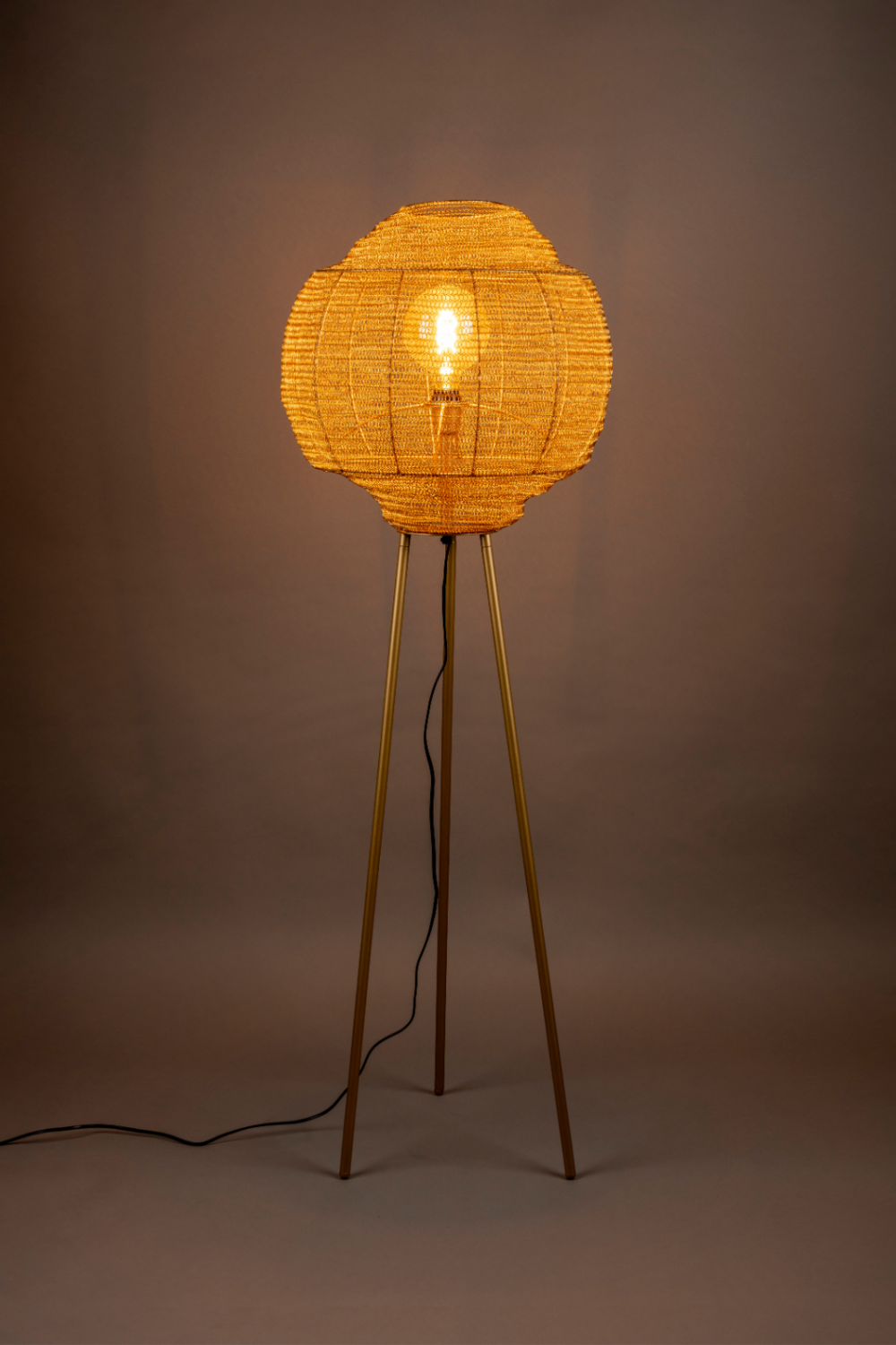 Industrial Tripod Floor Lamp | Dutchbone Meezan | OROA.com