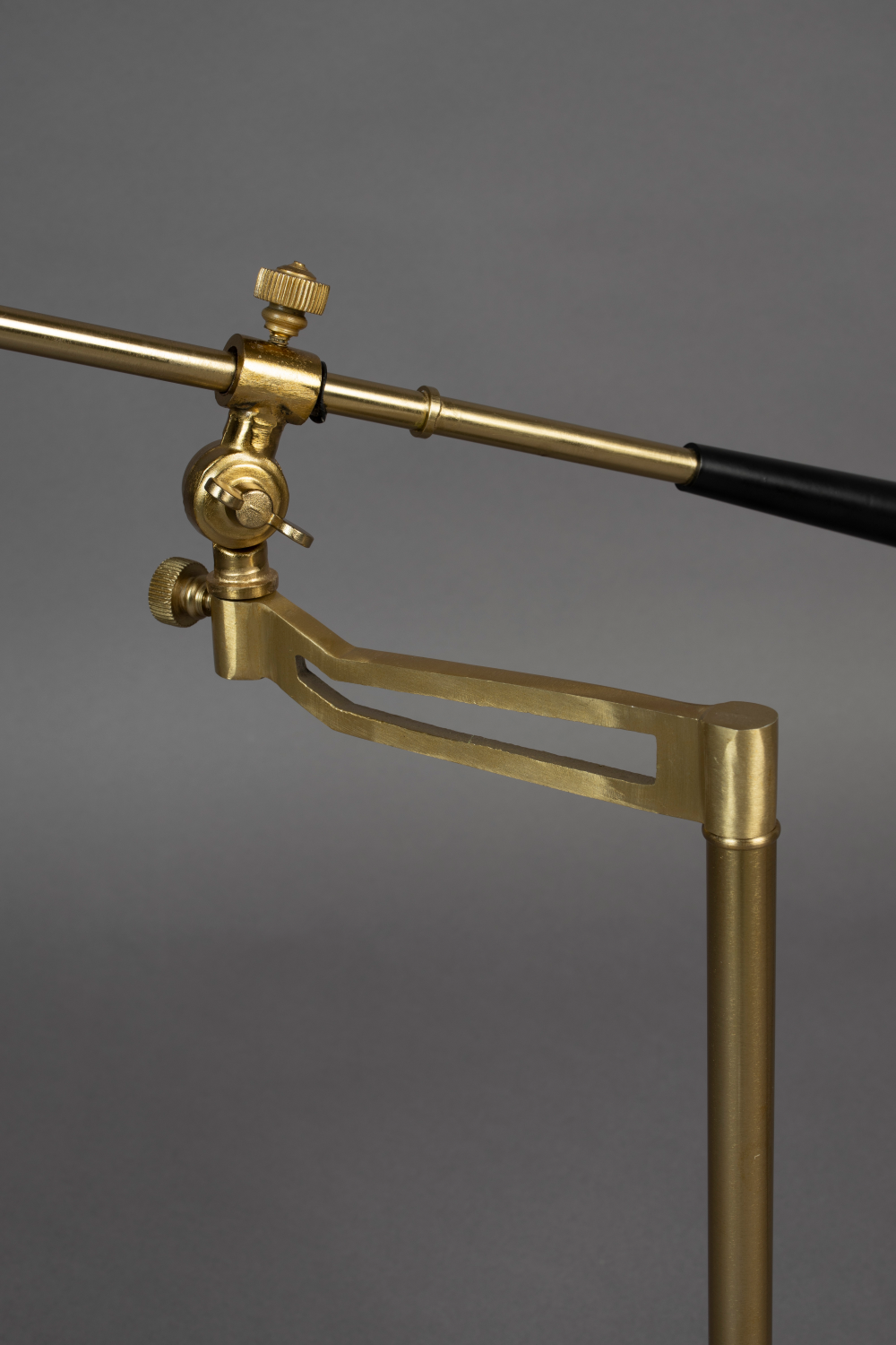 Modern Classic Desk Lamp | Dutchbone Penelope | OROA.com