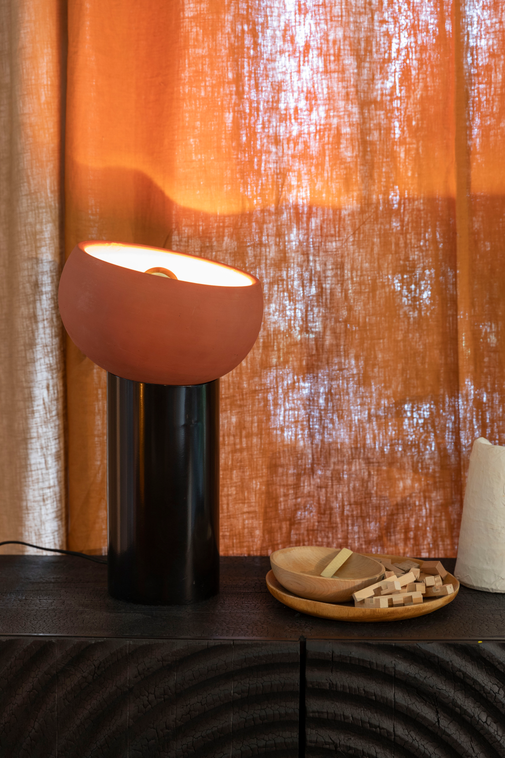 Terracotta Bowl Table Lamp | Dutchbone Zahra | OROA.com