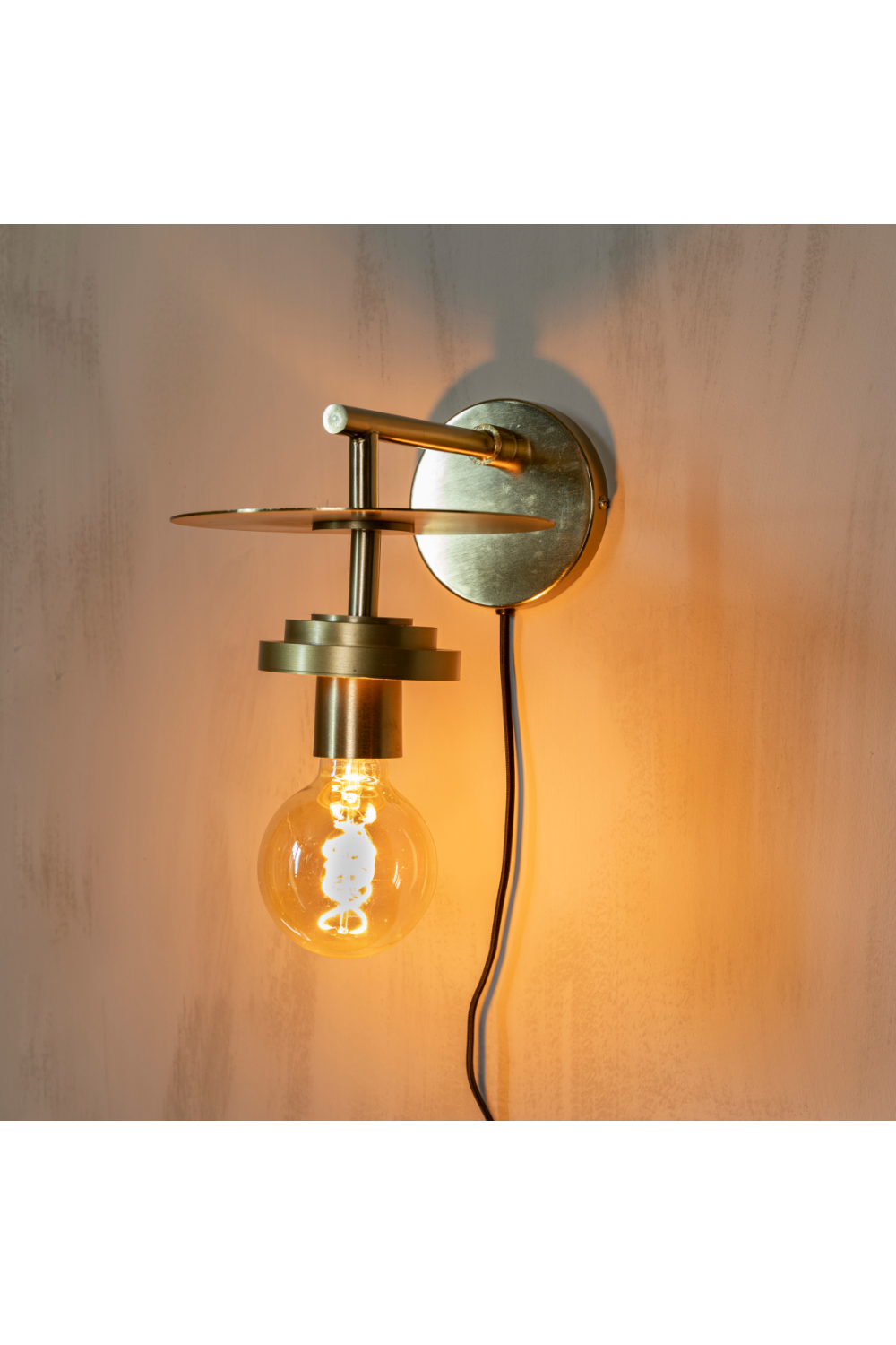 Bronze Classic Wall Lamp | Dutchbone Aden | OROA.com