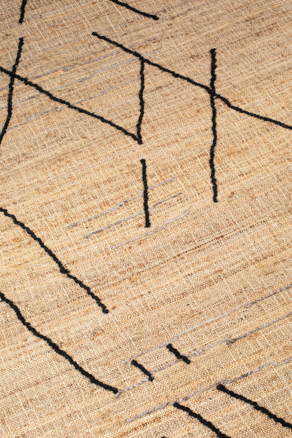 Woven Fiber Fringed Carpet | Dutchbone Ishank | OROA.com