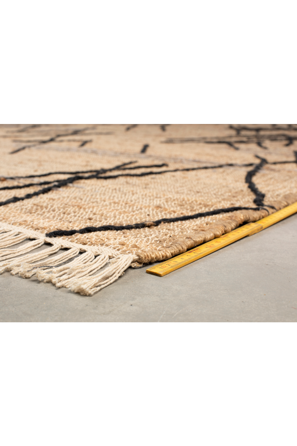 Woven Fiber Fringed Carpet | Dutchbone Ishank | OROA.com