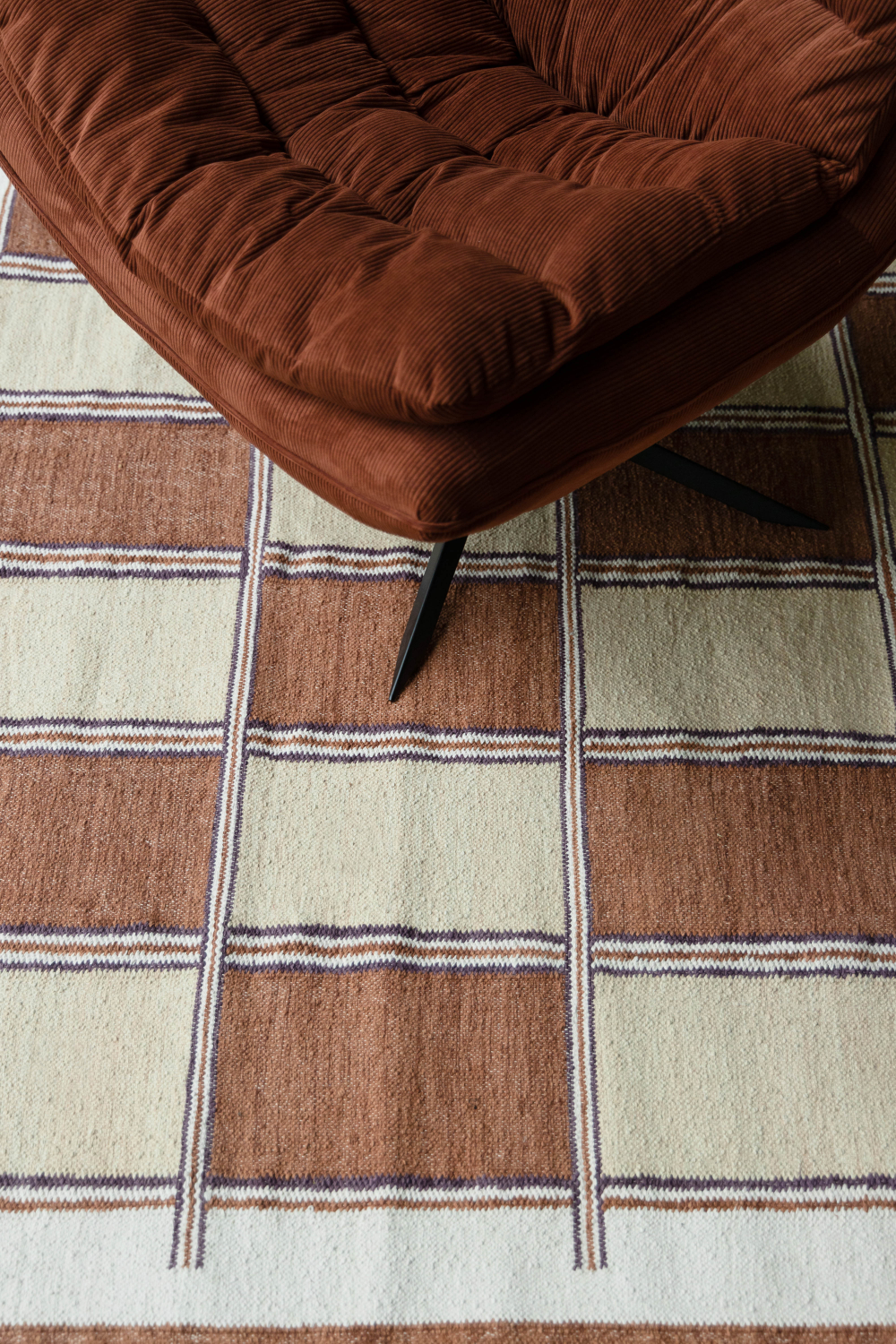 Geometric Fringed Carpet | Dutchbone Gambit | OROA.com