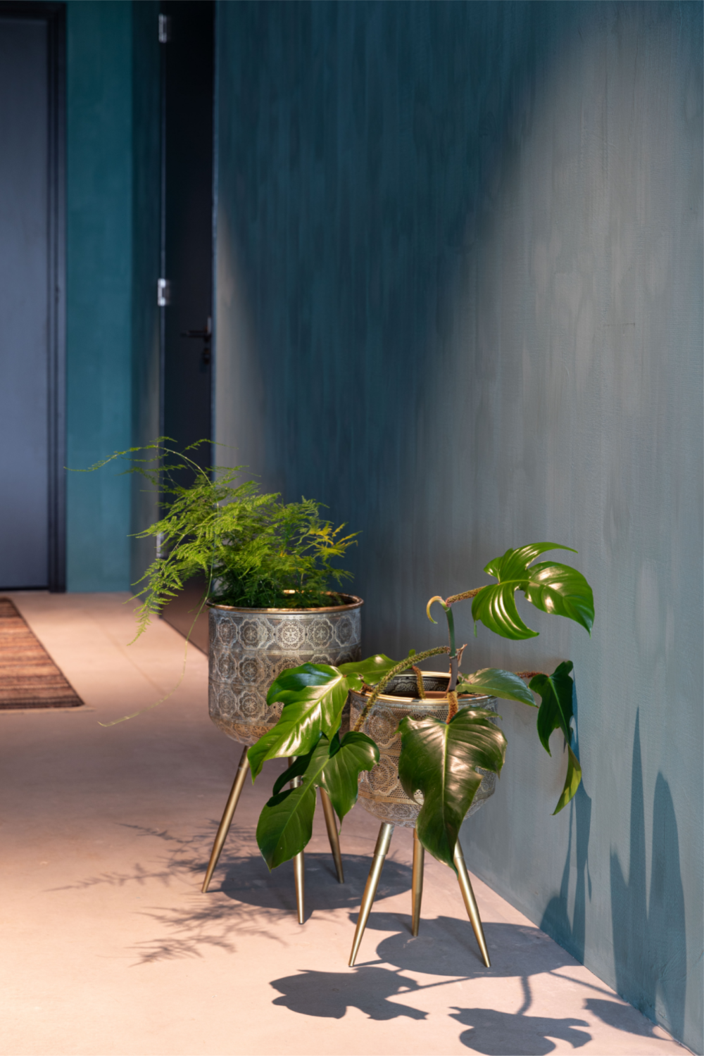 Brass Tripod Plant Stand M | Dutchbone Botanique | DutchFurniture.com