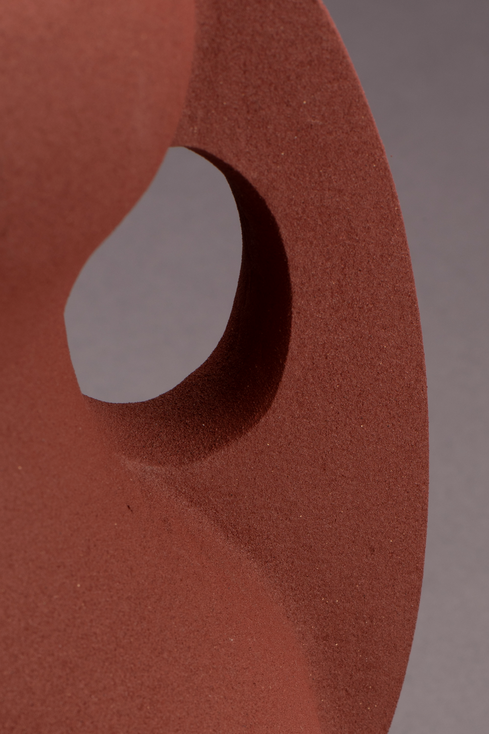 Red Aluminum Vase M | Dutchbone Thiago | OROA.com