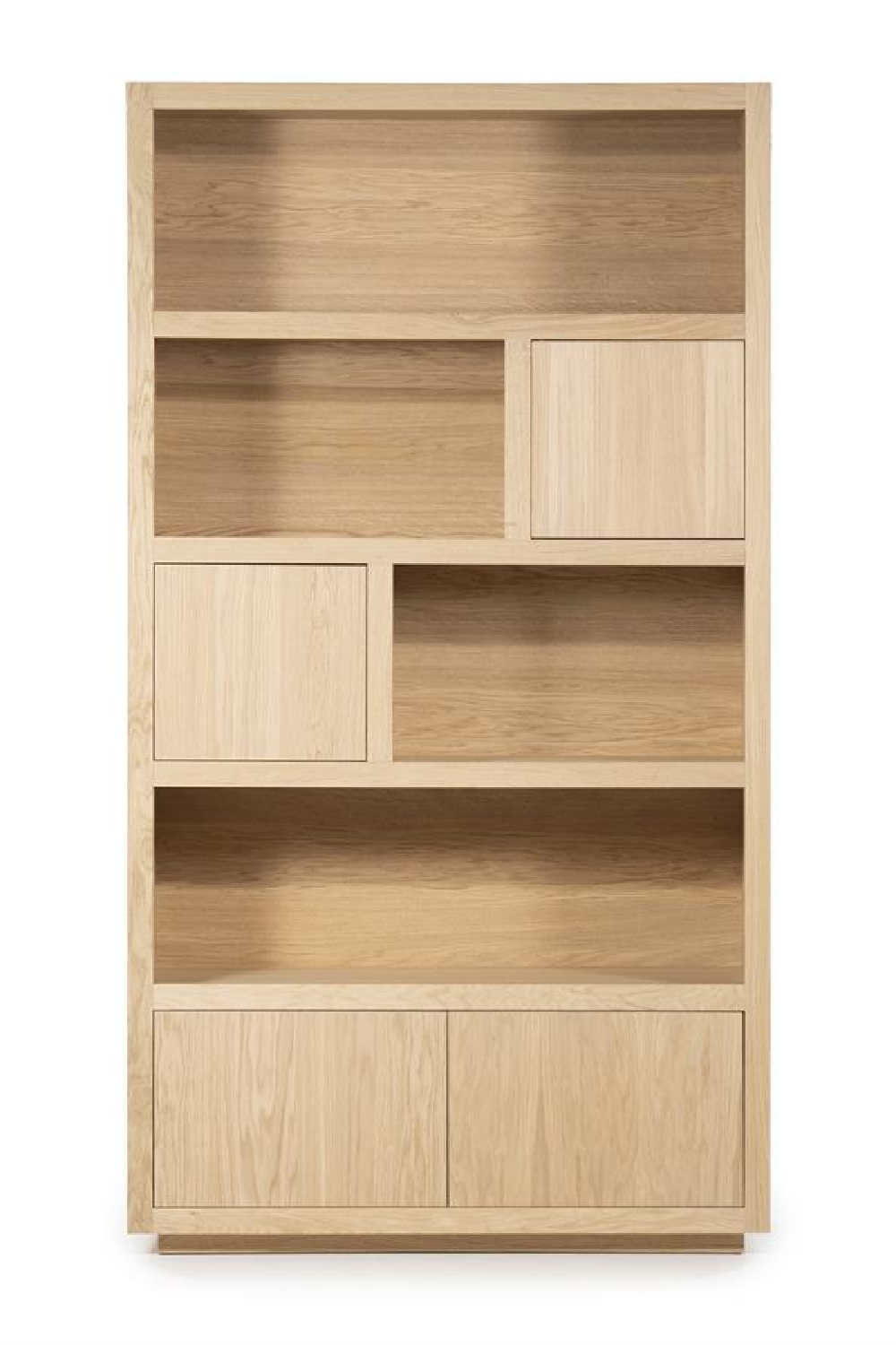 Natural Oak Cabinet | Eleonora Helsinki | OROA.com