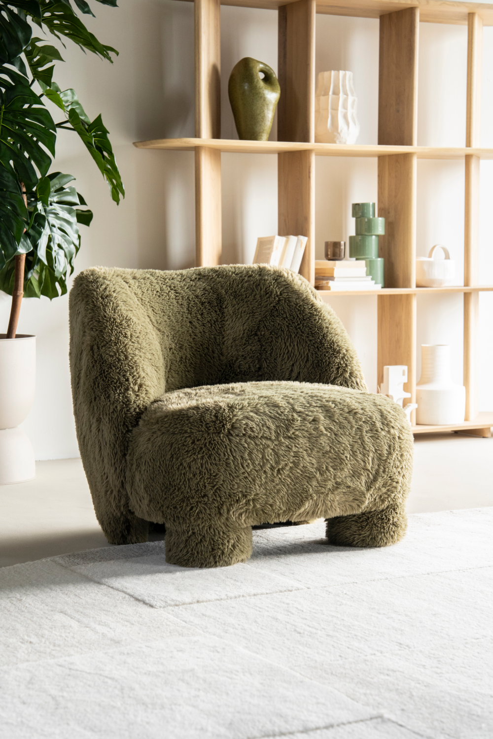 Shaggy Lounge Chair | Eleonora Samson | Oroa.com