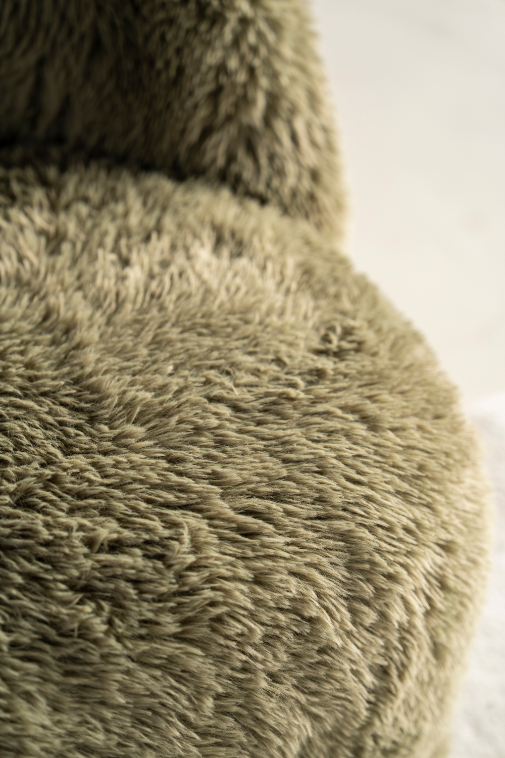 Shaggy Lounge Chair | Eleonora Samson | Oroa.com