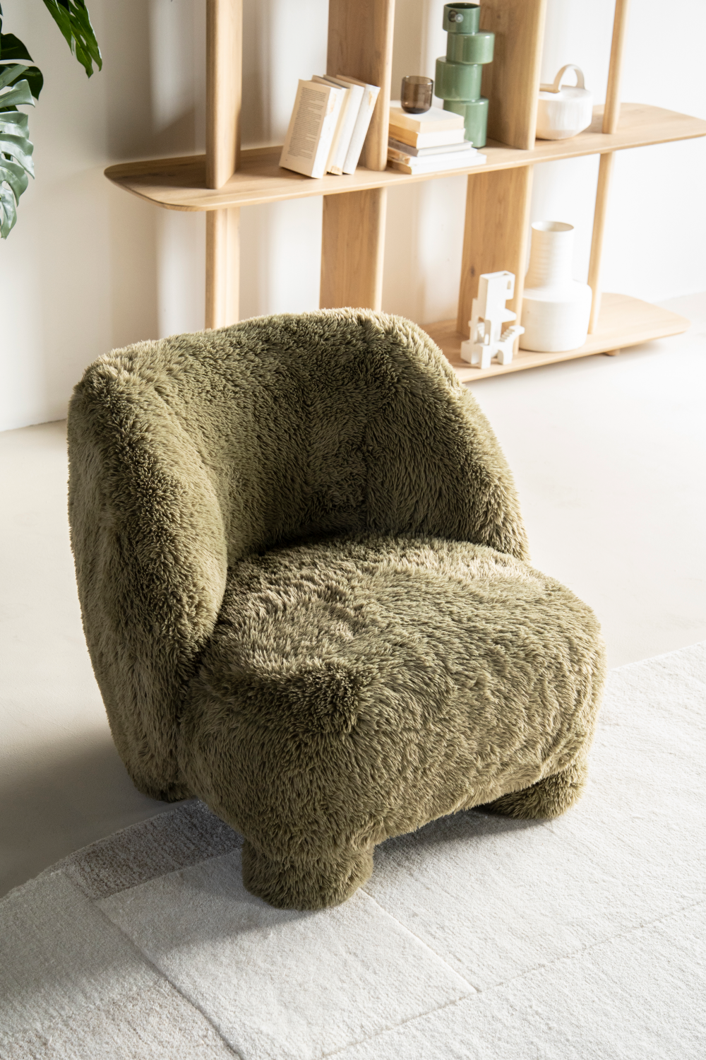 Shaggy Lounge Chair | Eleonora Samson | Oroa.com