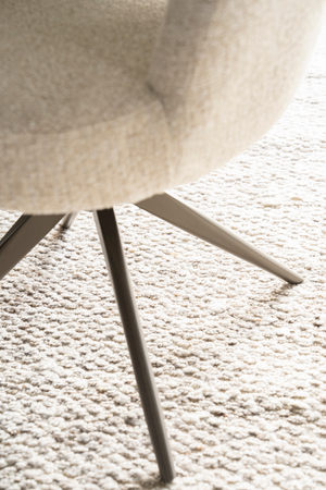 Cut-Out Swivel Chair | Eleonora Alissa | Oroa.com