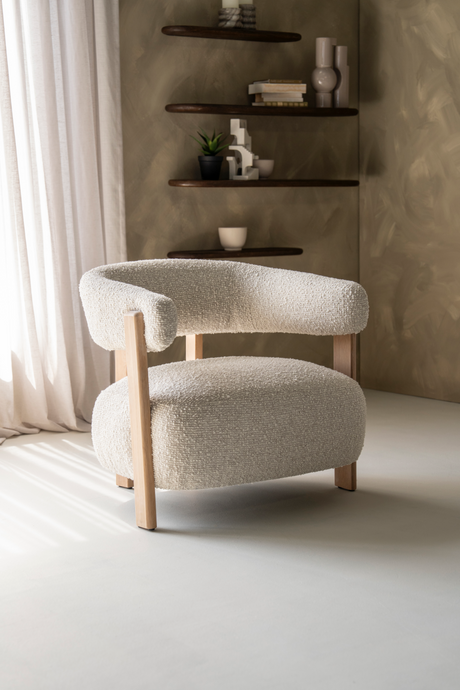 Curved Back Lounge Armchair | Eleonora Lola | Oroa.com