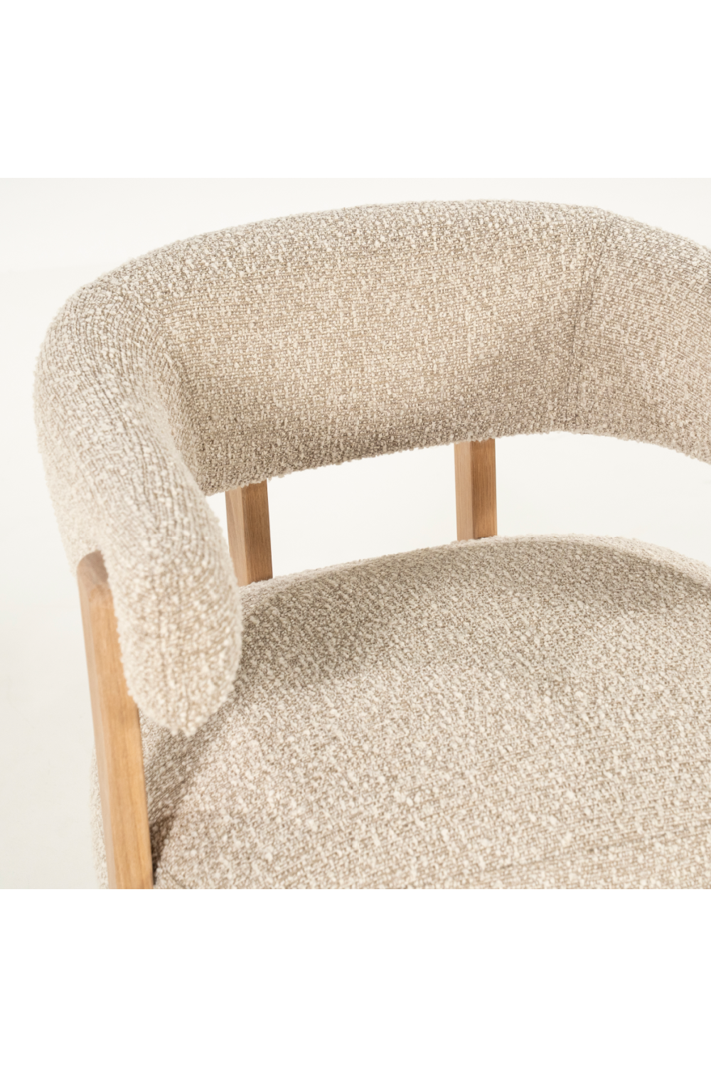 Curved Back Lounge Armchair | Eleonora Lola | Oroa.com