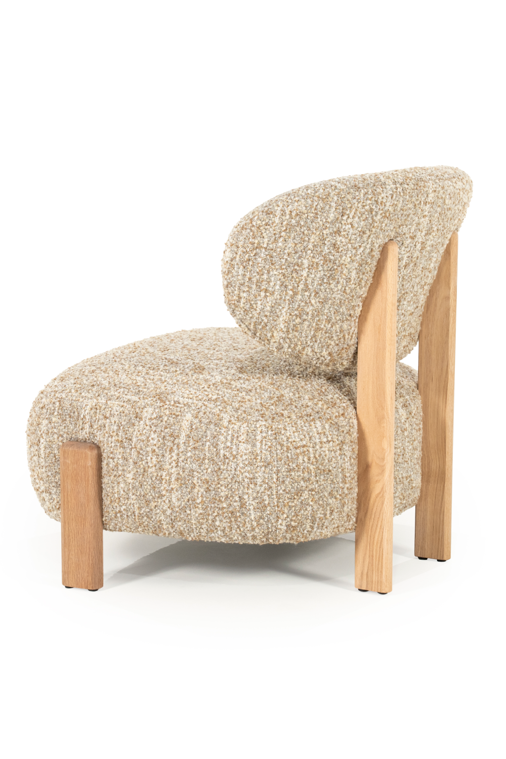 Cushioned Minimalist Lounge Chair | Eleonora Reza | Oroa.com