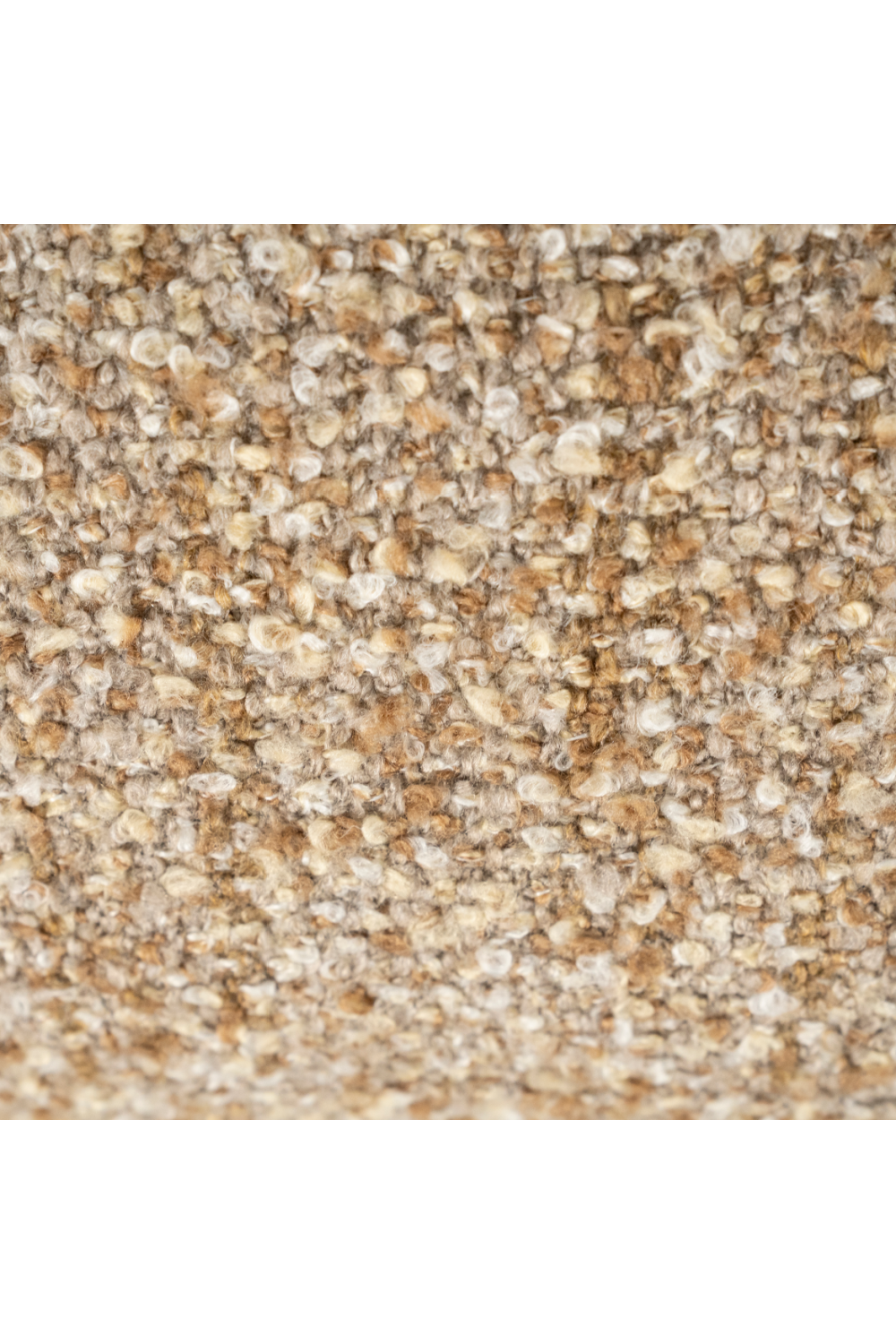 Cushioned Minimalist Lounge Chair | Eleonora Reza | Oroa.com