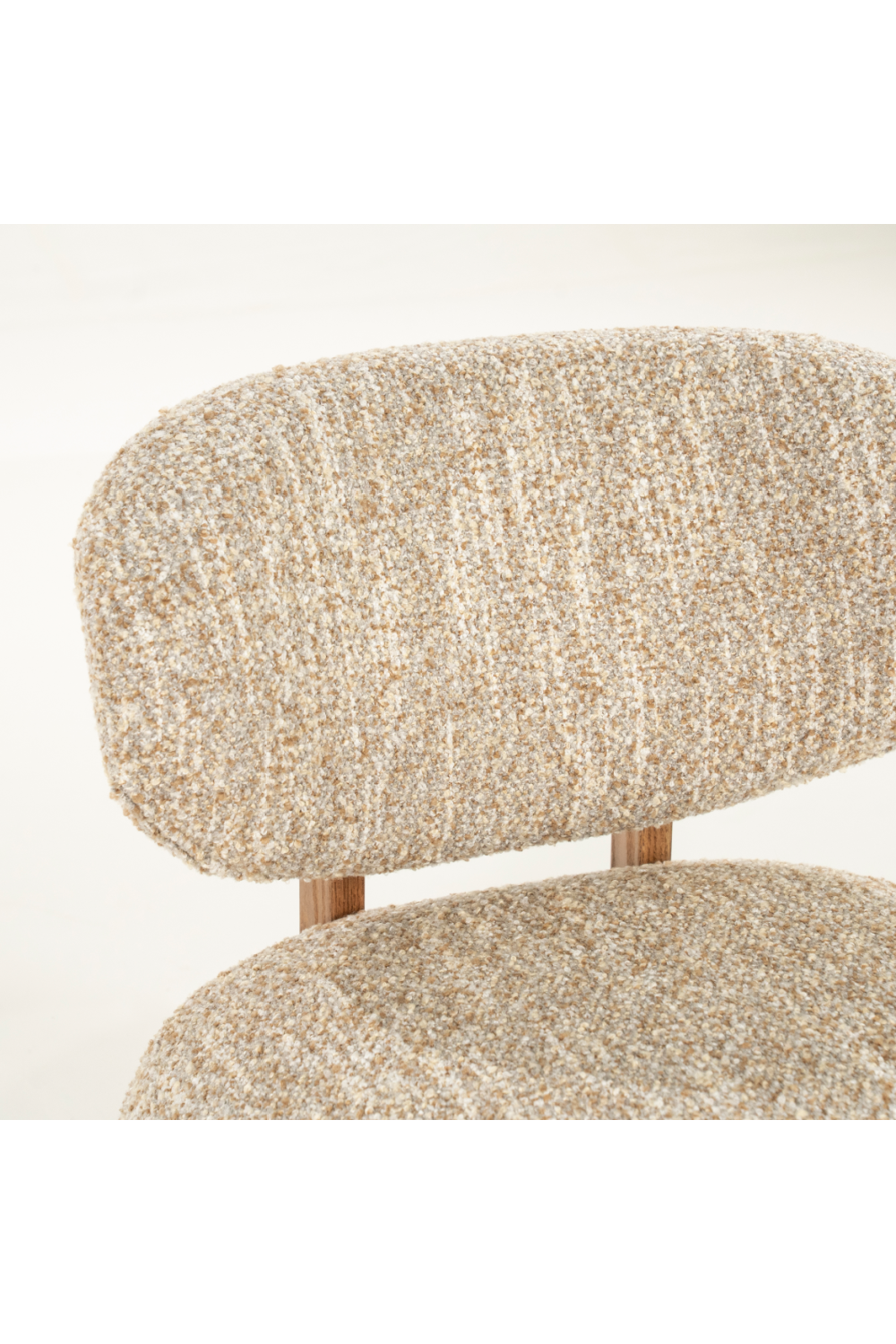 Chunky Cushioned Lounge Chair | Eleonora Reza | Oroa.com