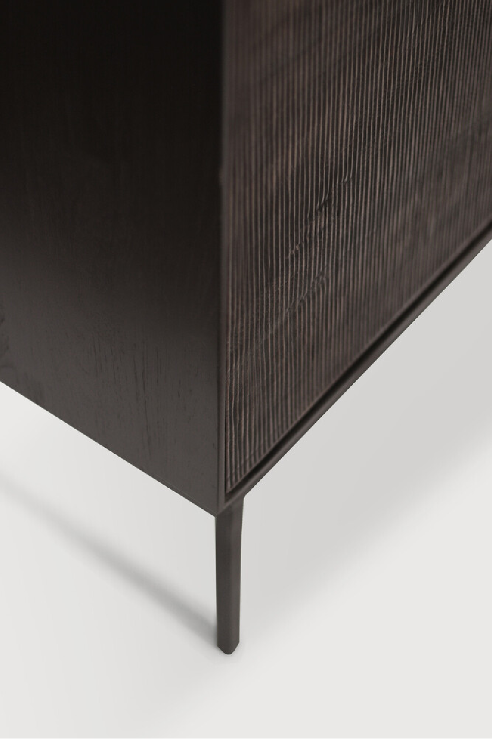 Varnished Teak Black Sideboard | Ethnicraft Grooves | OROA.com