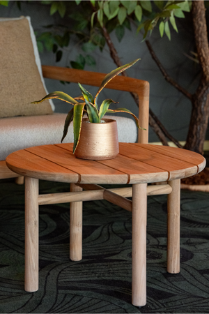 Round Slatted Outdoor Coffee Table | Ethnicraft Quatro | Oroa.com