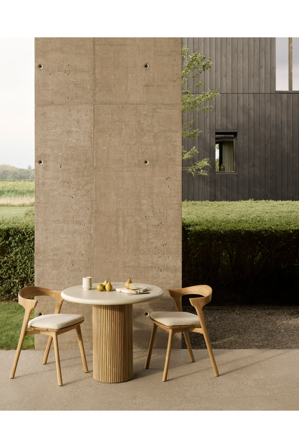 Round Concrete Outdoor Dining Table | Ethnicraft Roller Max | Oroa.com