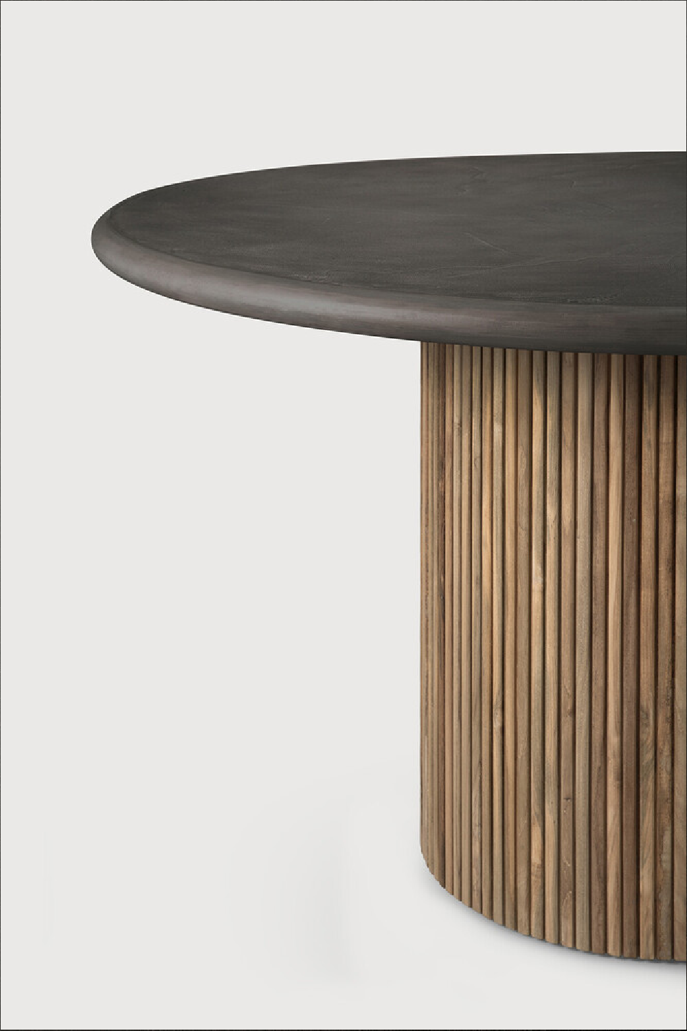 Gray Concrete Outdoor Dining Table | Ethnicraft Roller Max | Oroa.com