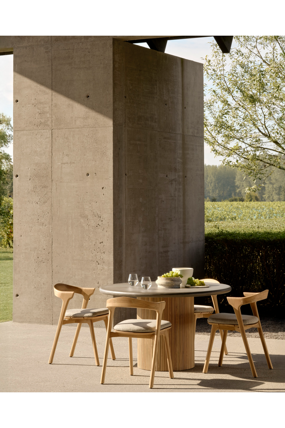 Gray Concrete Outdoor Dining Table | Ethnicraft Roller Max | Oroa.com