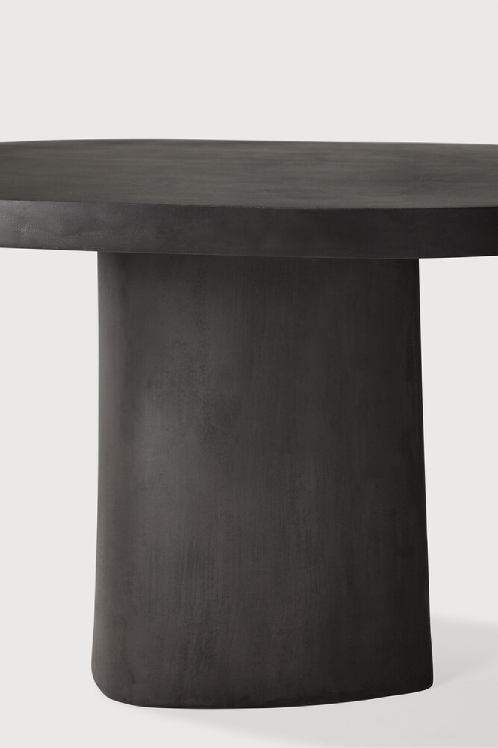 Round Concrete Outdoor Dining Table | Ethnicraft Roller Max | Oroa.com