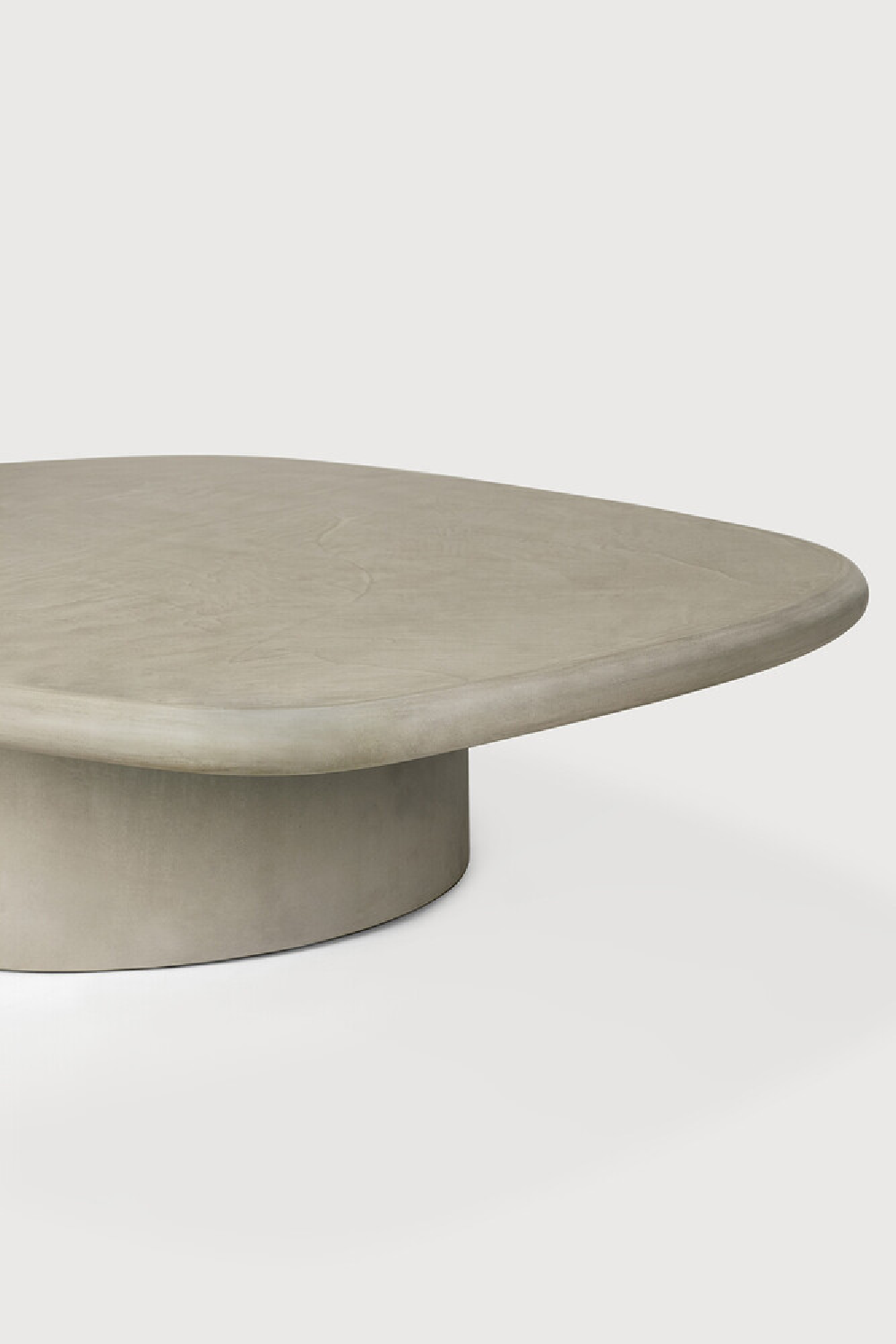 Pebble-Shaped Concrete Outdoor Coffee Table | Ethnicraft Elements | Oroa.com