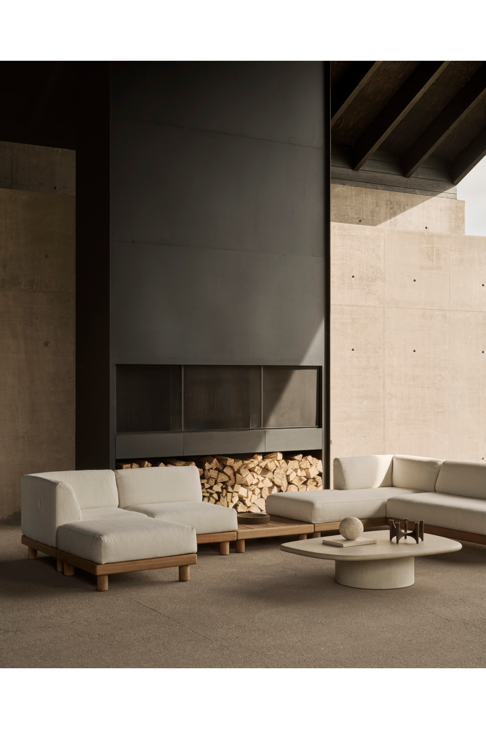 Pebble-Shaped Concrete Outdoor Coffee Table | Ethnicraft Elements | Oroa.com