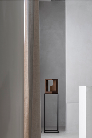 Geometric Mahogany Sculpture | Ethnicraft Blok | Oroa.com