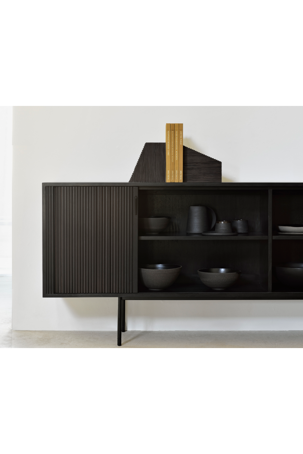 Varnished Mahogany Book Ends (2) | Ethnicraft Grooves | OROA.com