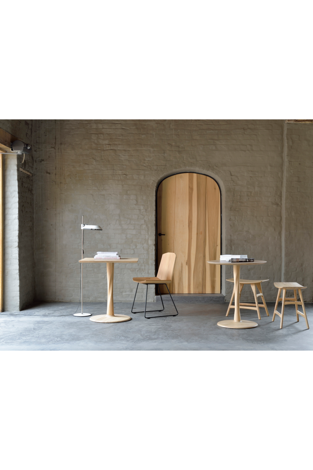 Pedestal Dining Table | Ethnicraft Torsion | Oroa.com