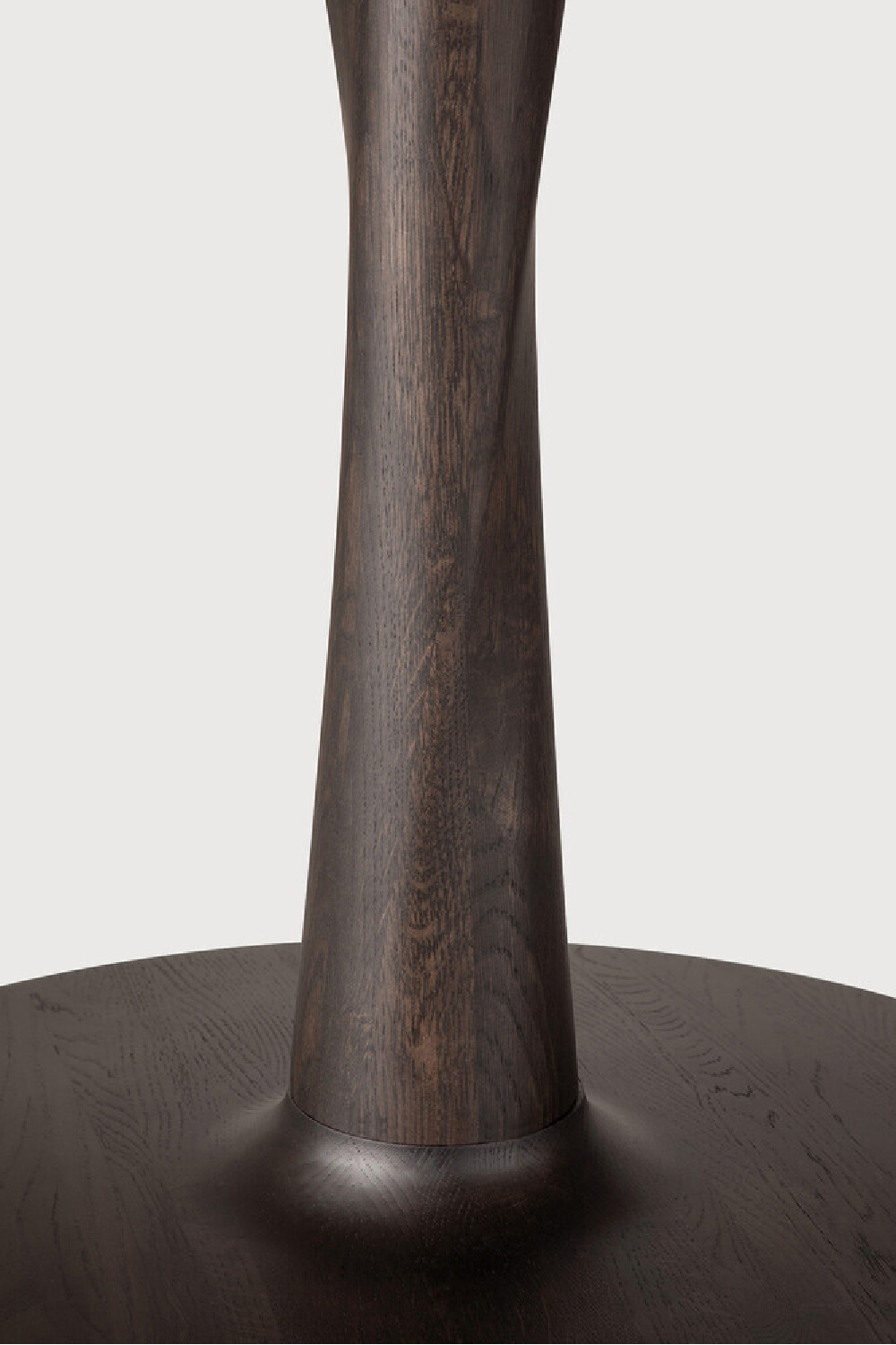 Pedestal Dining Table | Ethnicraft Torsion | Oroa.com