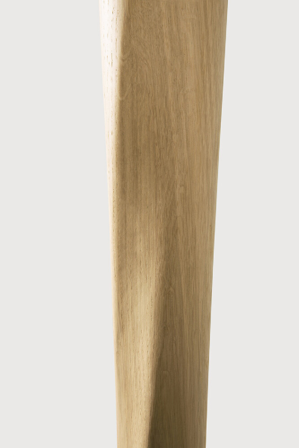 Solid Oak Pedestal Dining Table | Ethnicraft Torsion | Oroa.com