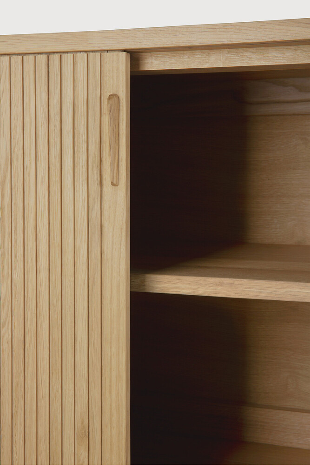 Sliding Door Oak Sideboard | Ethnicraft Roller Max | Oroa.com