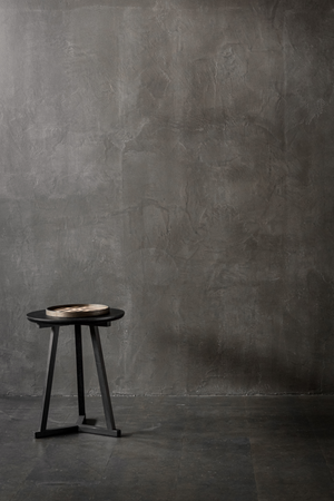 Minimalist Round Side Table | Ethnicraft Tripod | Oroa.com