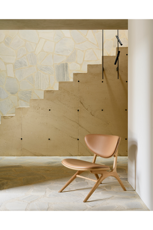 Varnished Oak Leather Lounge Chair | Ethnicraft Eye | Oroa.com