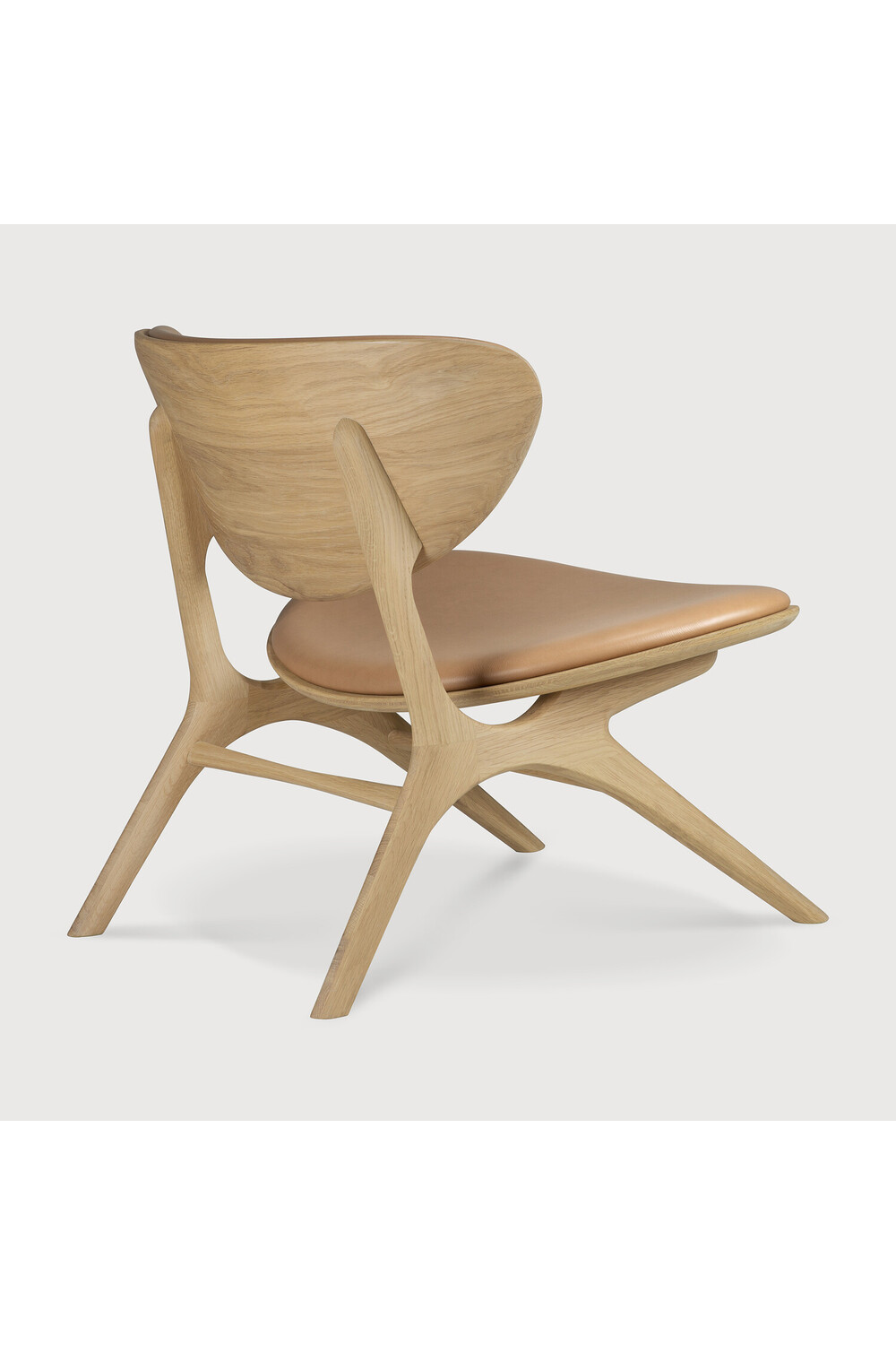 Varnished Oak Leather Lounge Chair | Ethnicraft Eye | Oroa.com