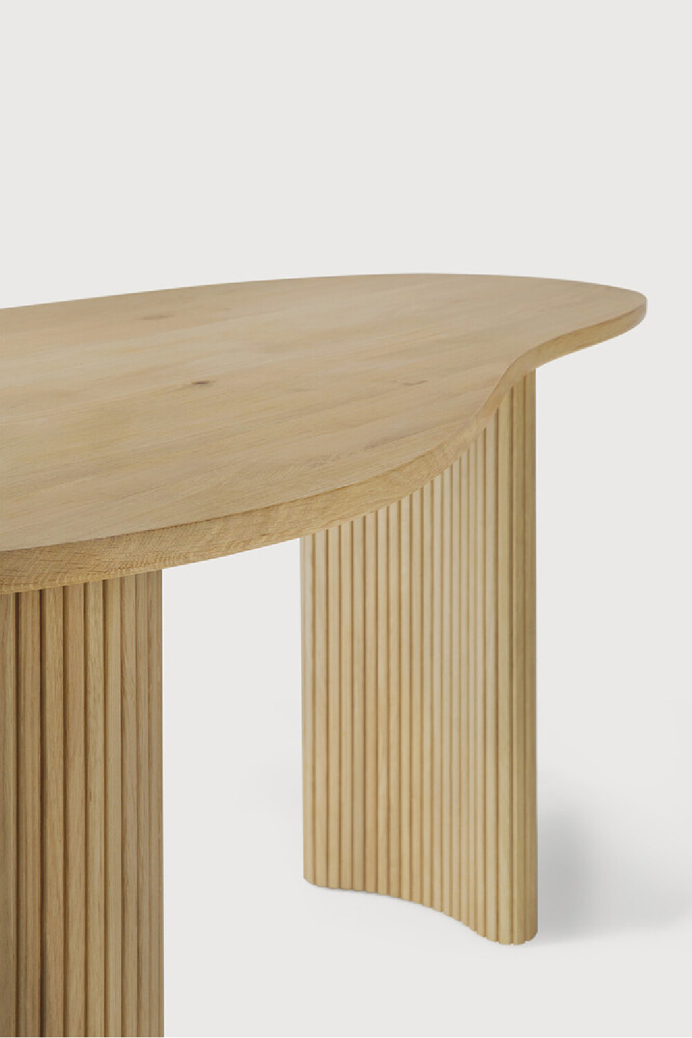 Curved Oak Desk | Ethnicraft Boomerang | Oroa.com