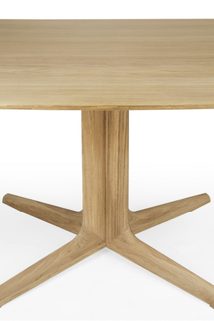 Central-Footed Oak Dining Table | Ethnicraft Corto | Oroa.com