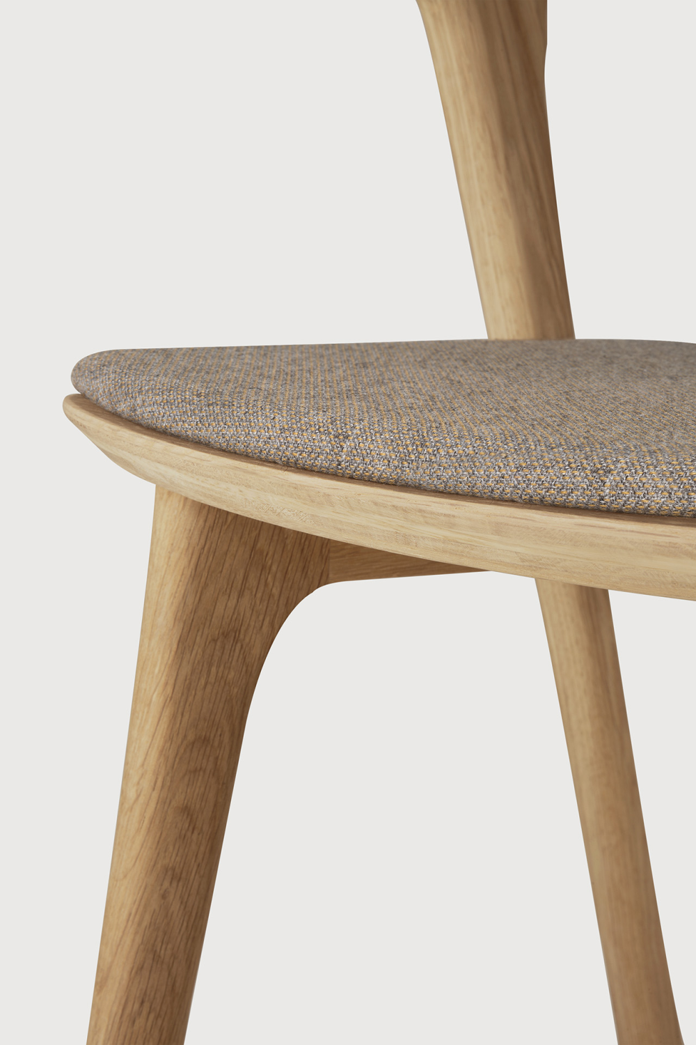 Cushioned Scandinavian Dining Chair | Ethnicraft Bok | Oroa.com