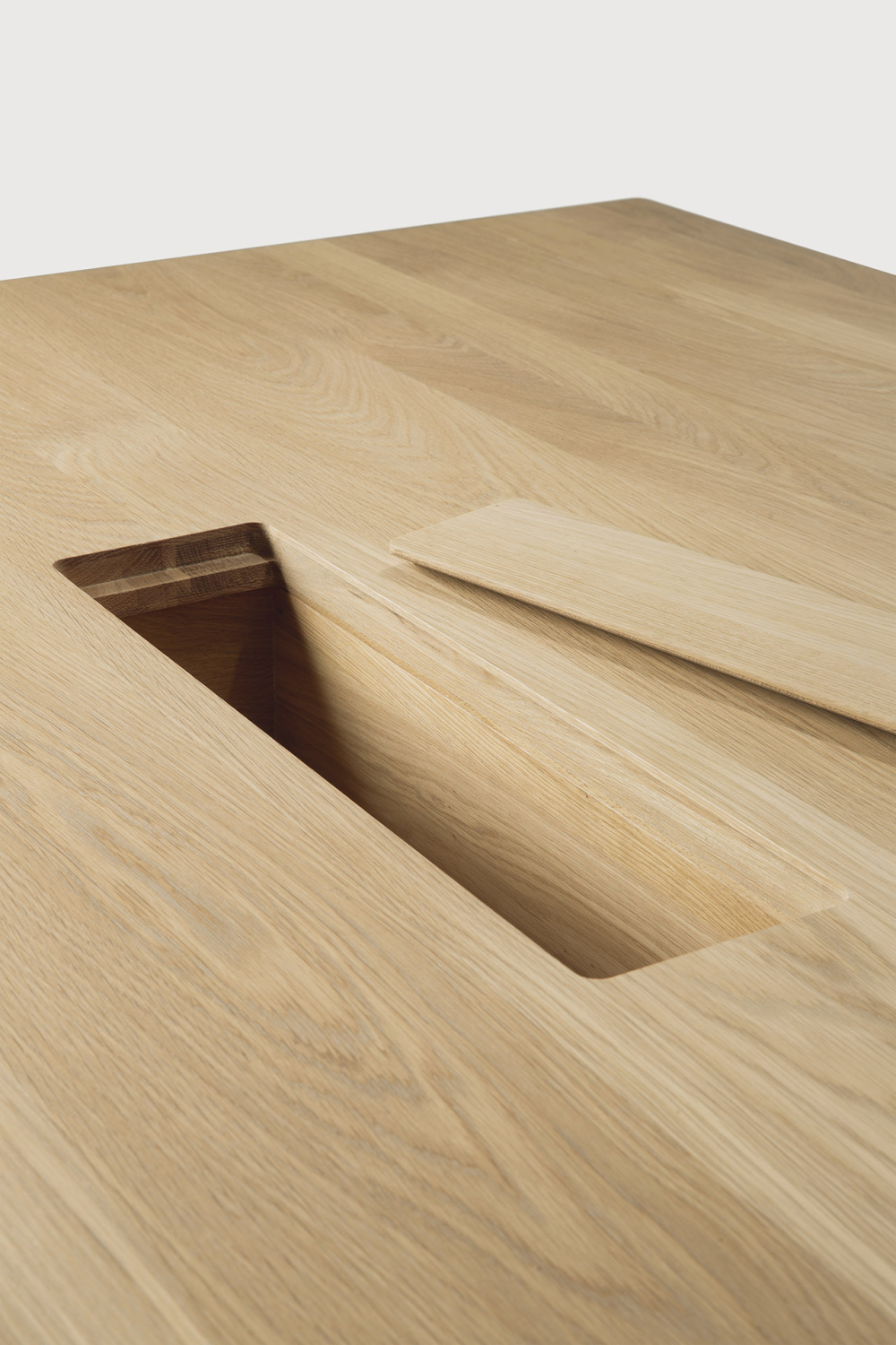 Natural Oak Meeting Table | Ethnicraft Geometric | Oroa.com