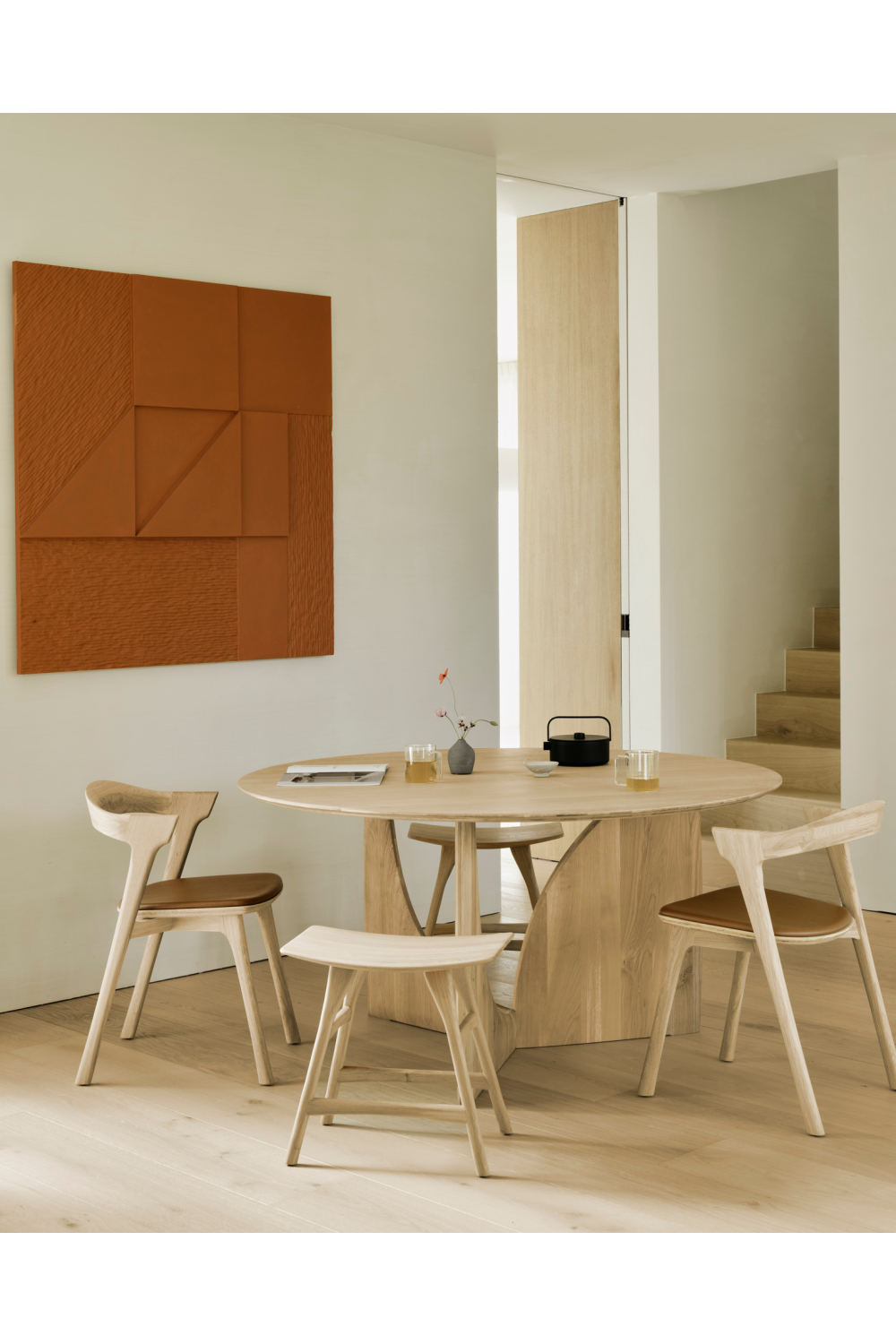 Round Dining Table | Ethnicraft Geometric | Oroa.com