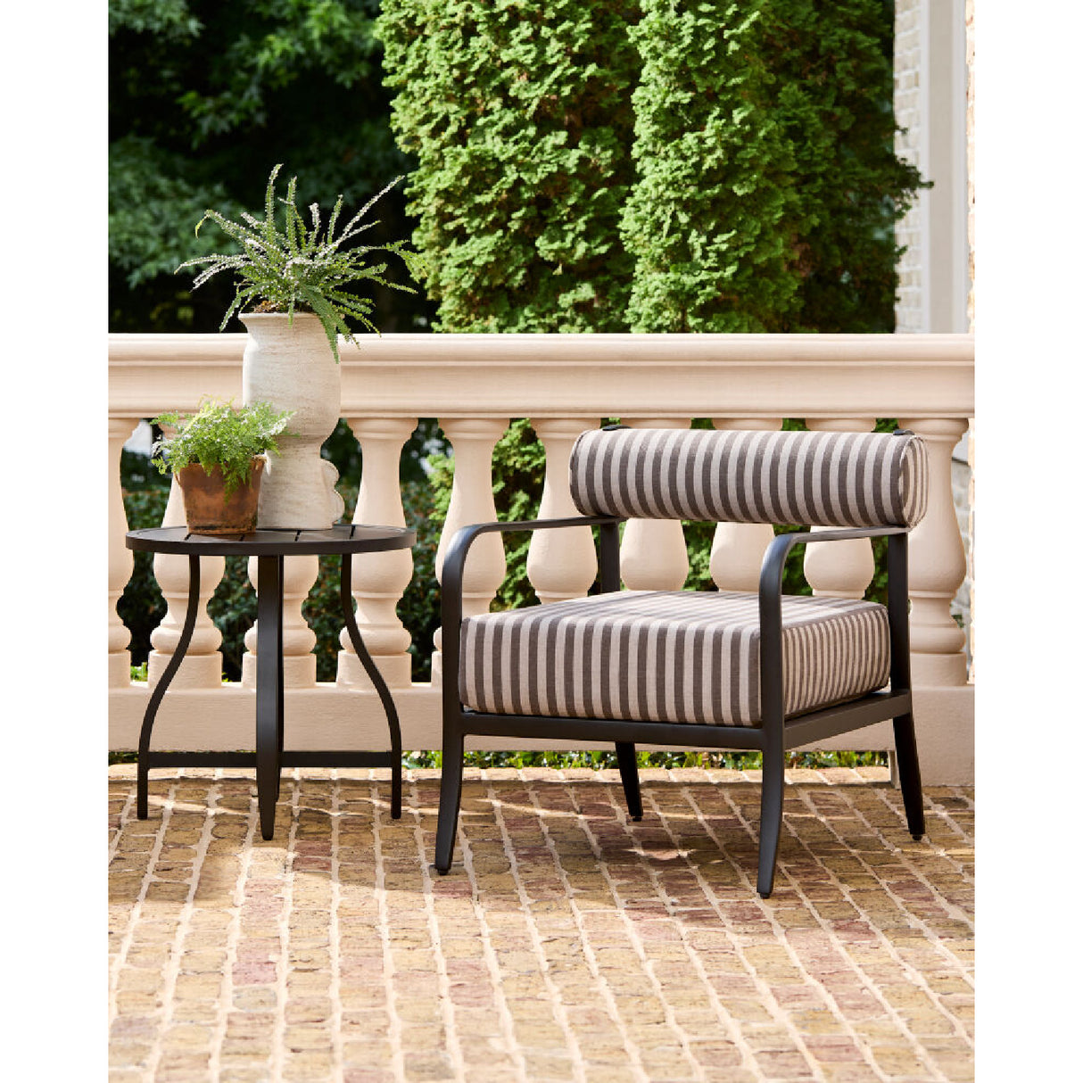   Black Aluminum Outdoor Accent Chair | Oroa.com