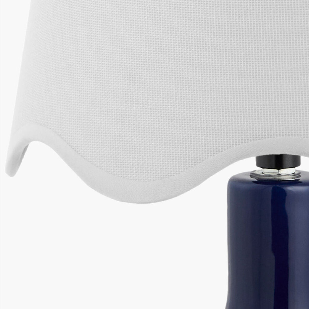   Wavy-Edge Rattan Ceramic Table Lamp | Oroa.com