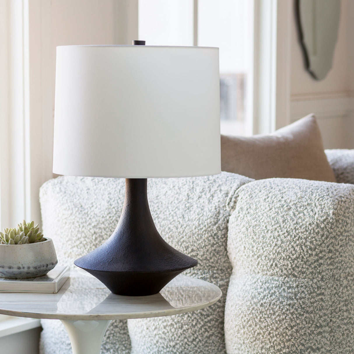   White Drum Shade Table Lamp | Oroa.com