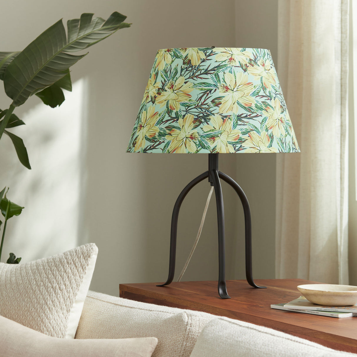   Floral Print Linen Table Lamp L | Oroa.com